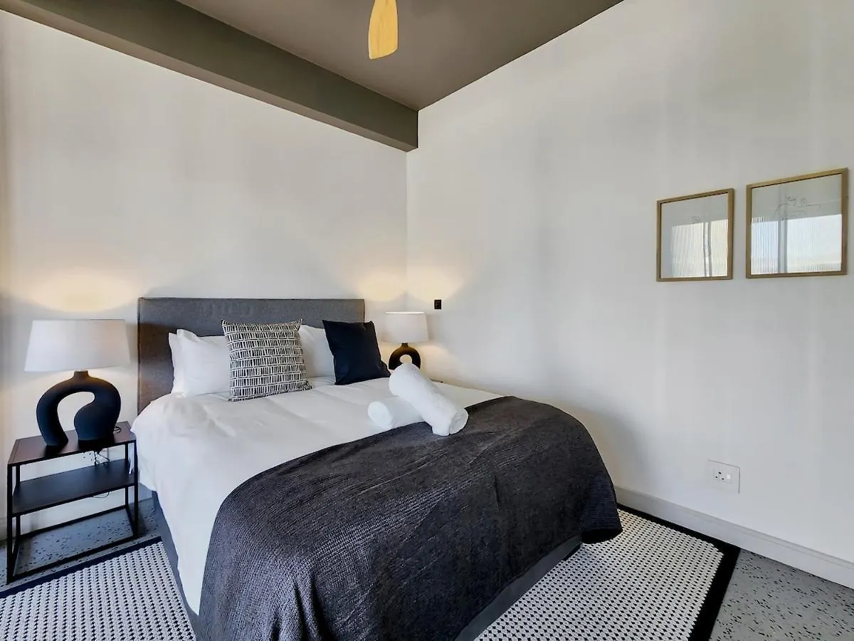 Appartement Secure, Wifi, Pool- Perfect For Lone Travellers à Le Cap Afrique du Sud