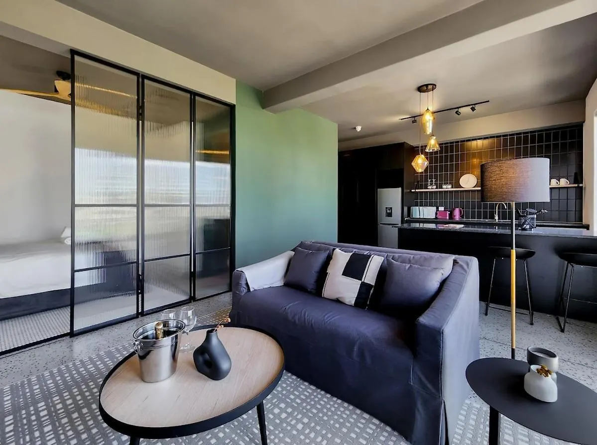 Appartement Secure, Wifi, Pool- Perfect For Lone Travellers à Le Cap Afrique du Sud